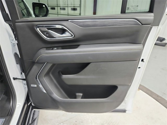 Used 2022 GMC Yukon XL SLT image 44