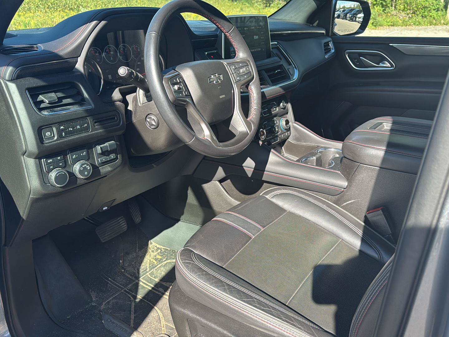 Used 2021 Chevrolet Tahoe RST w/ Luxury Package AWD/4WD image 11