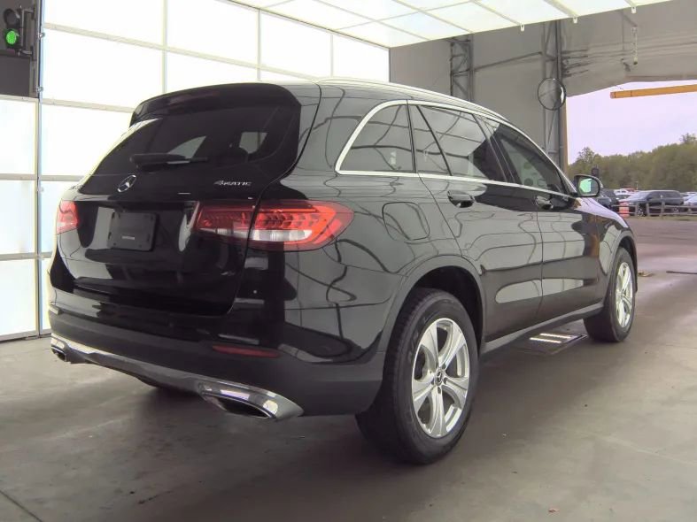 Used 2019 Mercedes-Benz GLC 300 4MATIC image 2