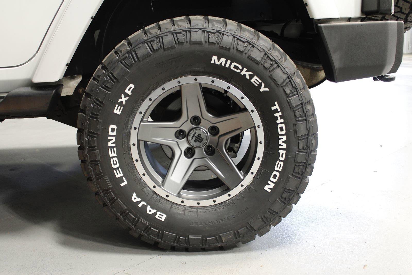 Used 2017 Jeep Wrangler Unlimited Sahara w/ Dual Top Group image 21