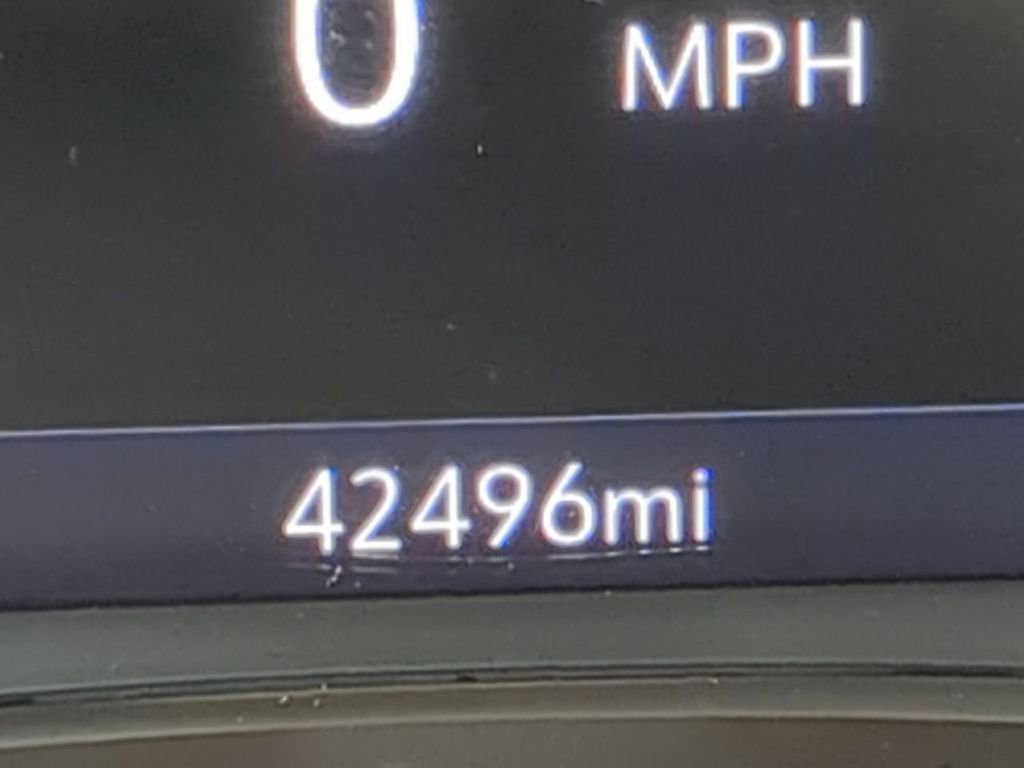 Used 2024 GMC Terrain SLT image 21