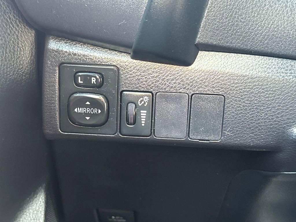 Used 2017 Toyota Corolla LE image 30