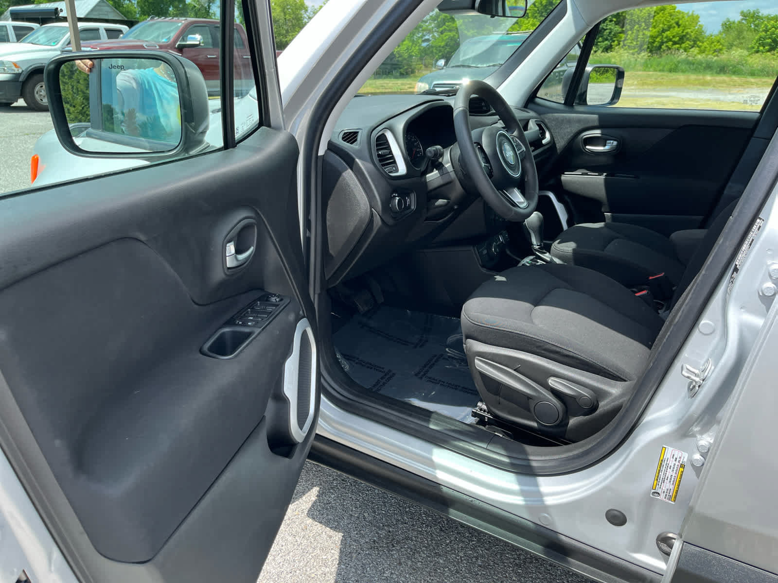 Used 2021 Jeep Renegade Sport AWD/4WD image 9
