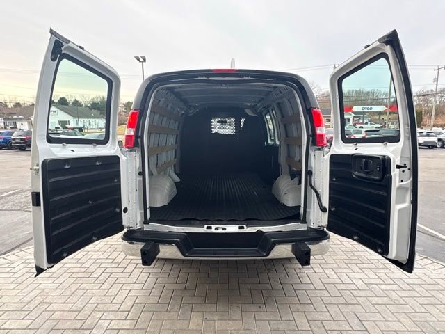 Used 2024 Chevrolet Express 2500 w/ Driver Convenience Package image 12