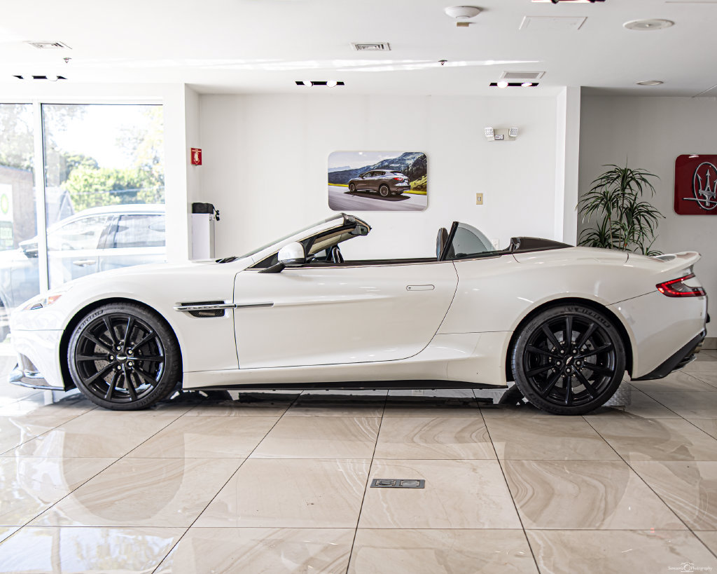 Used 2016 Aston Martin Vanquish Volante RWD image 6