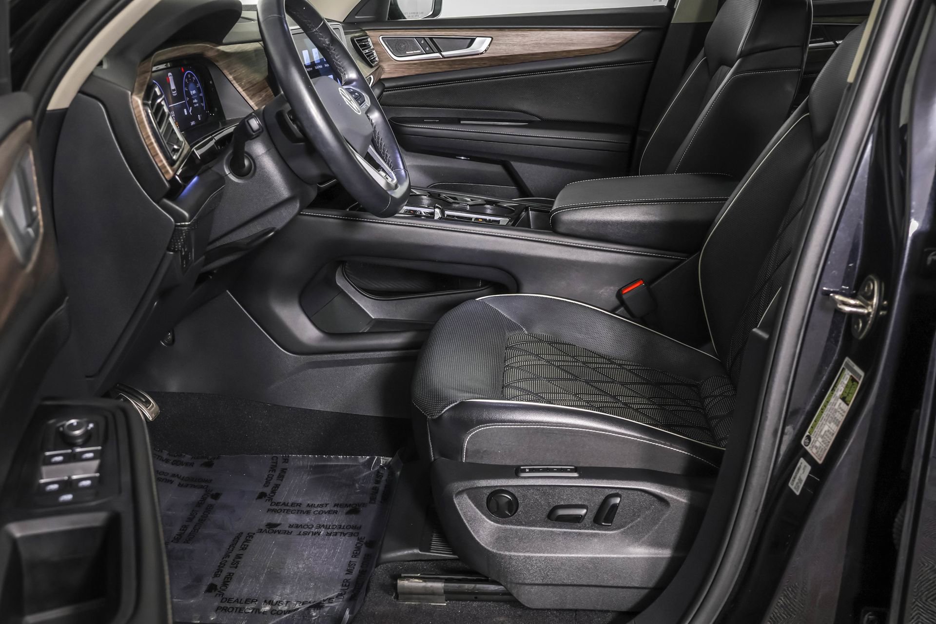 Used 2024 Volkswagen Atlas SEL Premium R-Line image 27