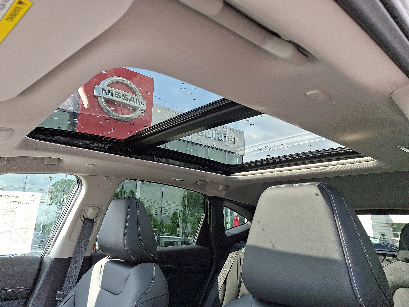 Used 2025 Nissan Murano SL image 10