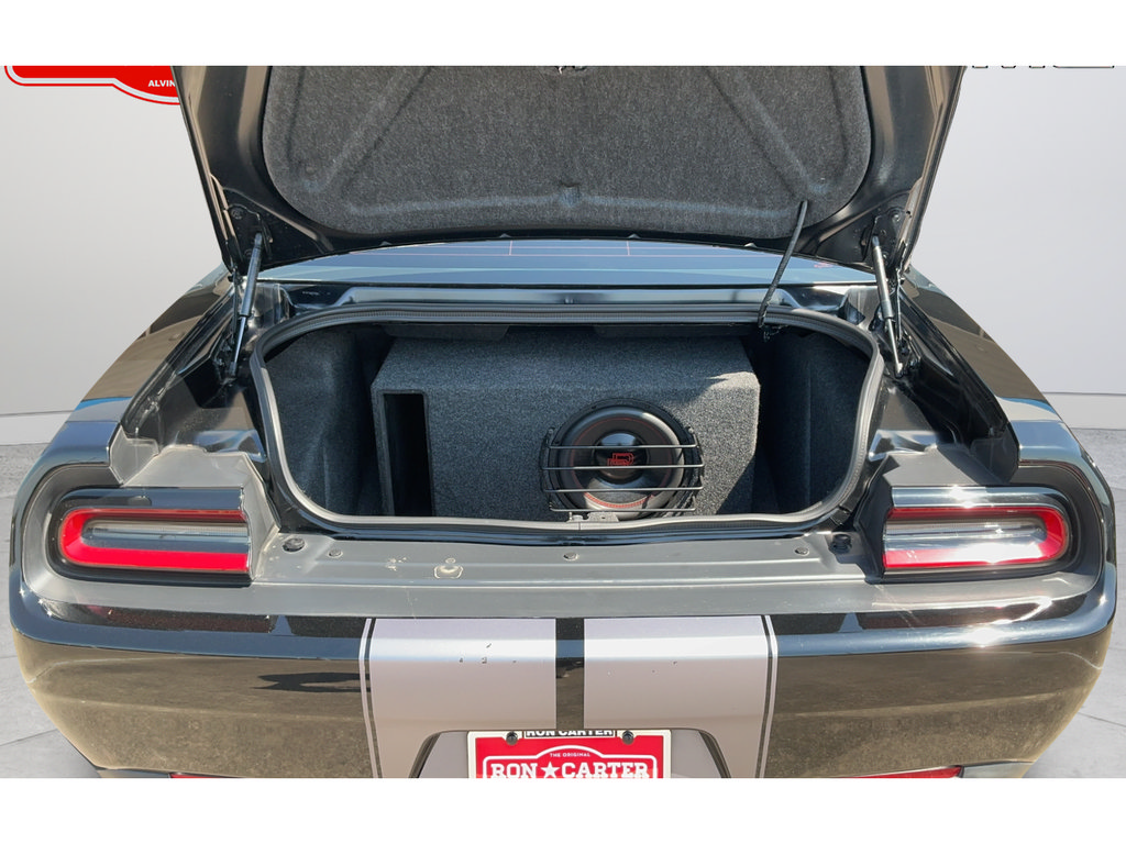 Used 2015 Dodge Challenger SRT w/ Technology Group RWD image 17