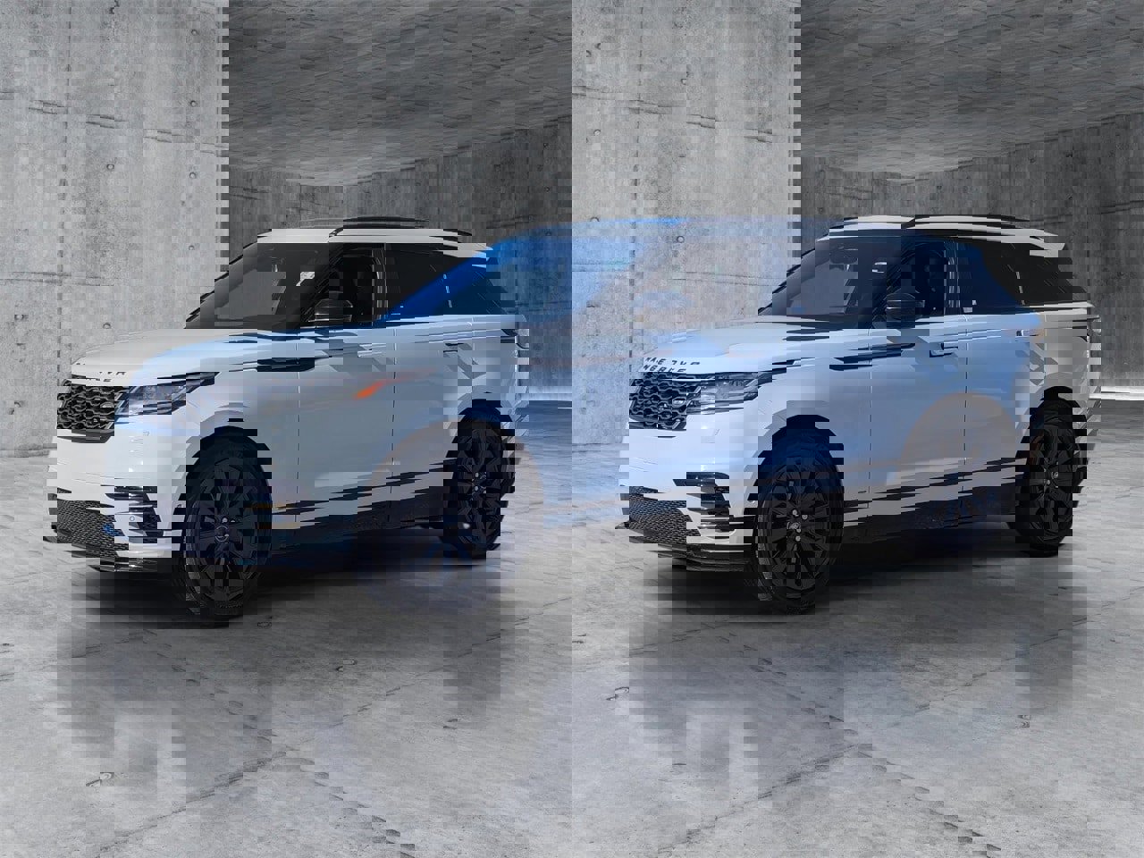 Used 2018 Land Rover Range Rover Velar R-Dynamic SE image 2