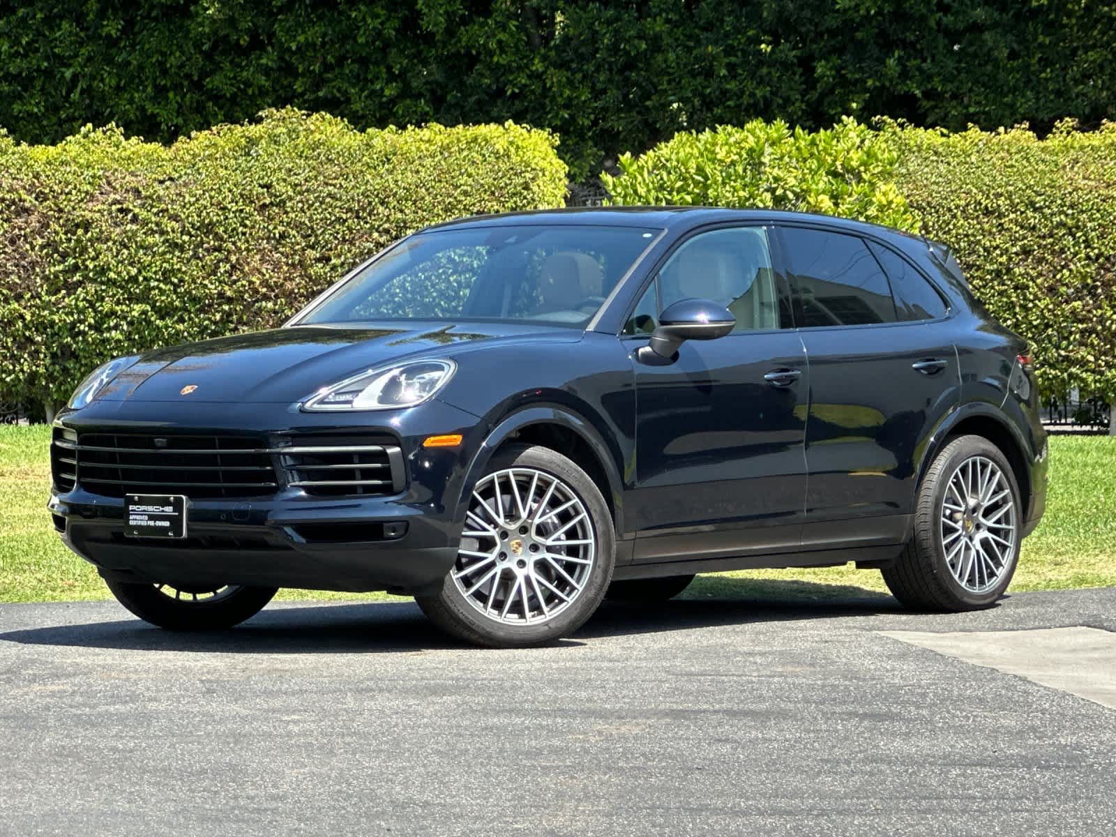 Certified 2023 Porsche Cayenne AWD/4WD image 1