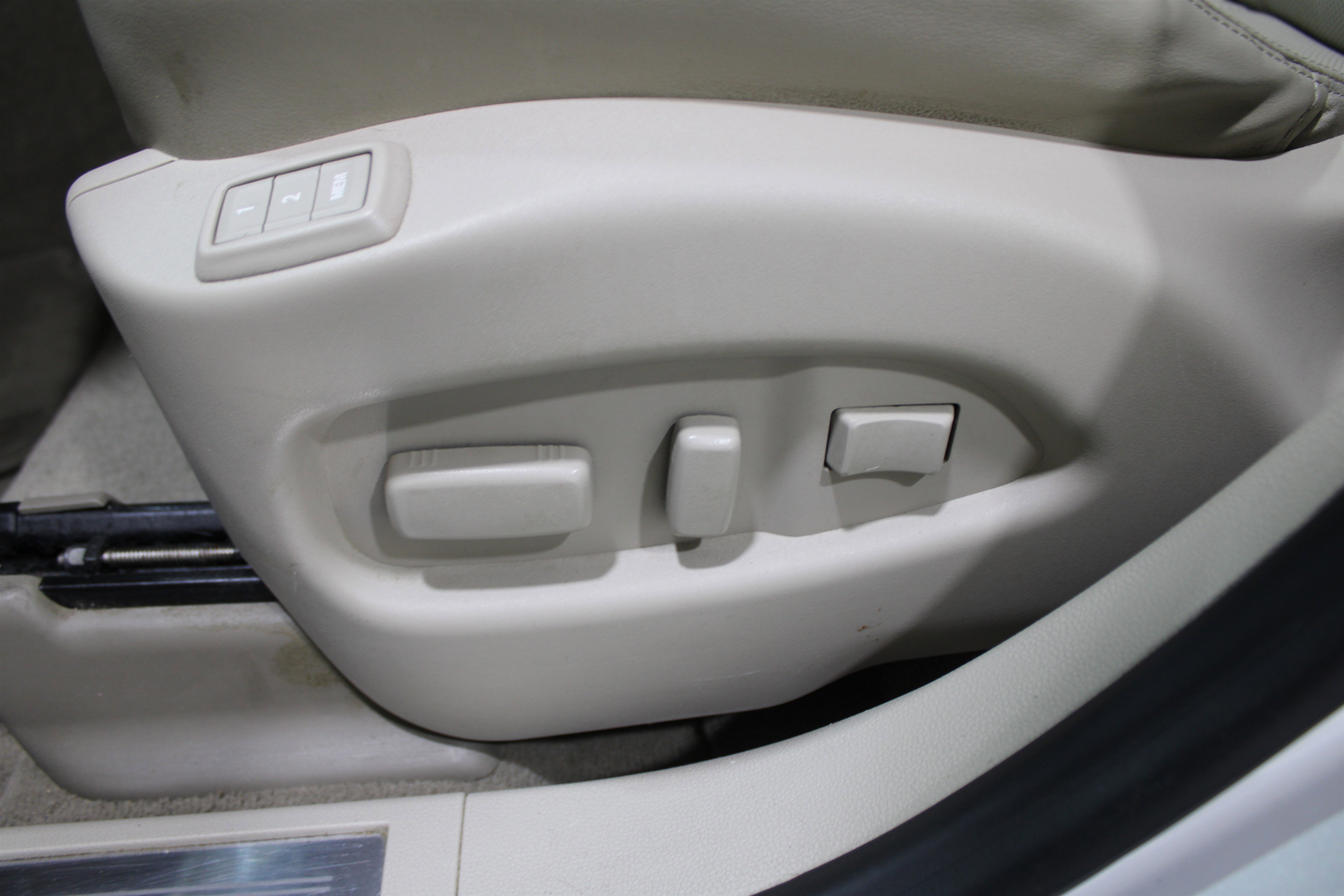 Used 2015 Cadillac SRX Performance w/ Driver Awareness Package image 4