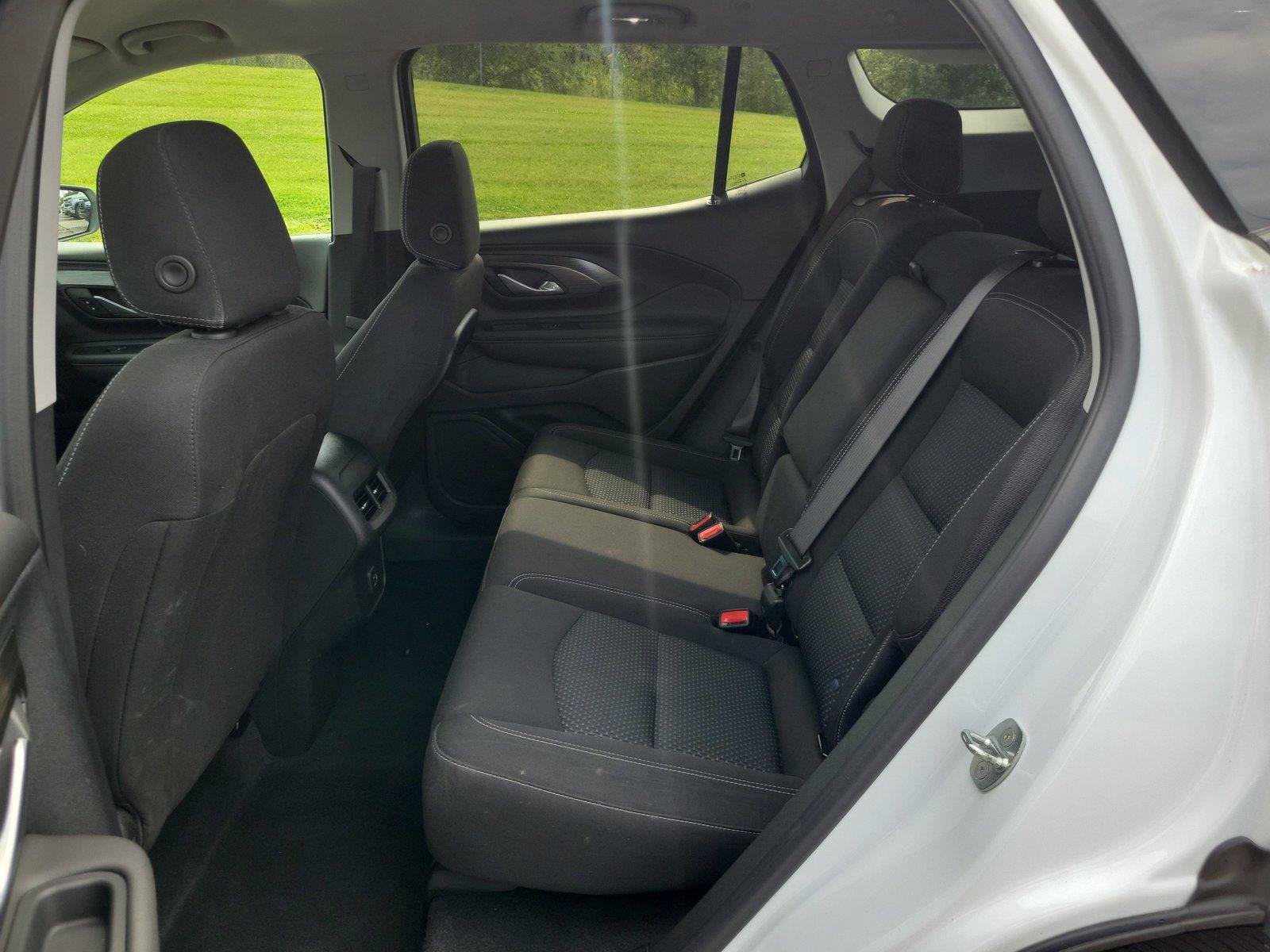Used 2023 GMC Terrain SLE w/ Driver Convenience Package FWD image 12