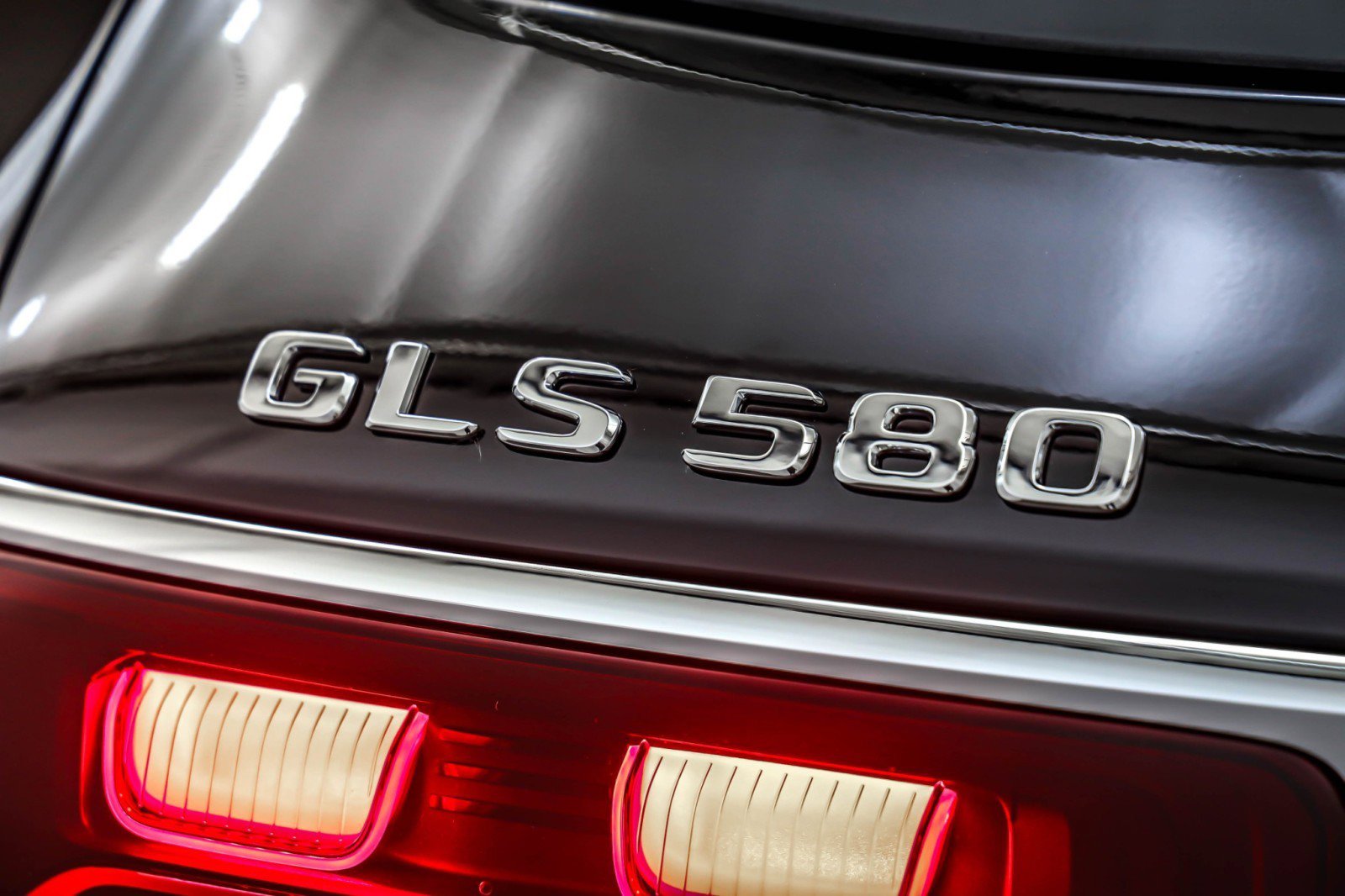 New 2026 Mercedes-Benz GLS 580 4MATIC image 9