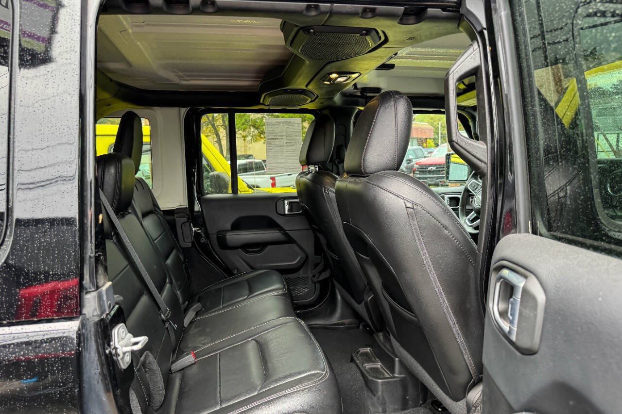 Used 2019 Jeep Wrangler Unlimited Sahara w/ Uconnect 4C Nav & Sound Group AWD/4WD image 11