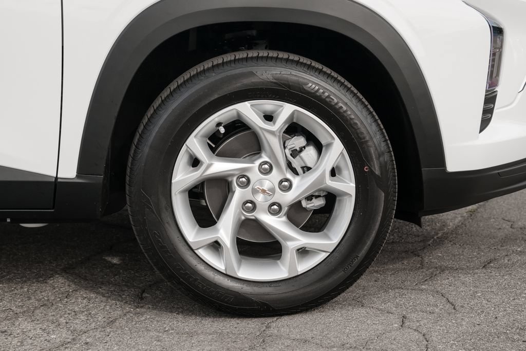 New 2026 Chevrolet Trax LS w/ LS Convenience Package FWD image 12