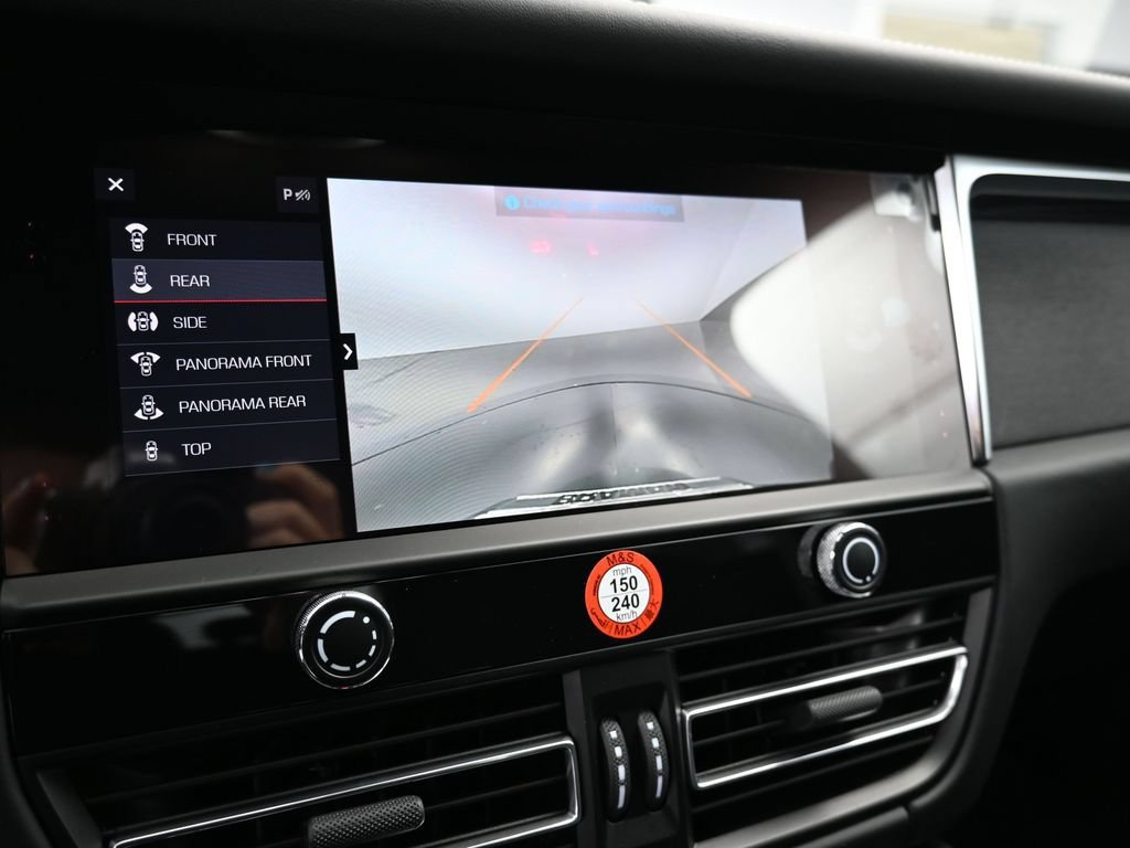 Certified 2025 Porsche Macan GTS AWD/4WD image 27