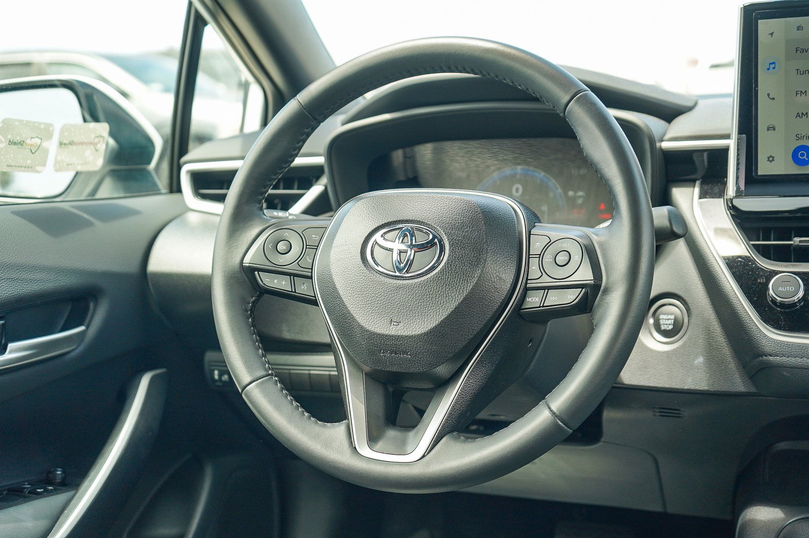 Certified 2025 Toyota Corolla SE w/ SE Premium Package FWD image 16