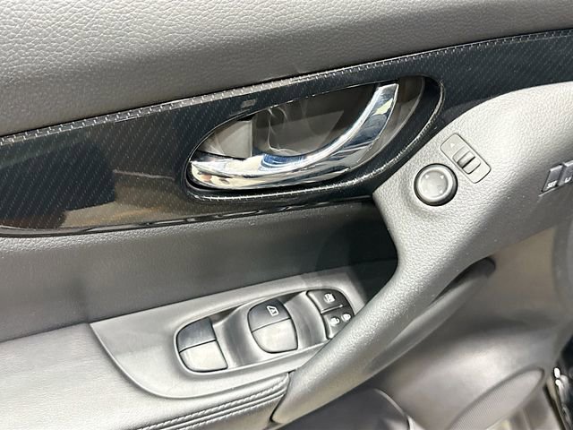 Used 2020 Nissan Rogue SL FWD image 16