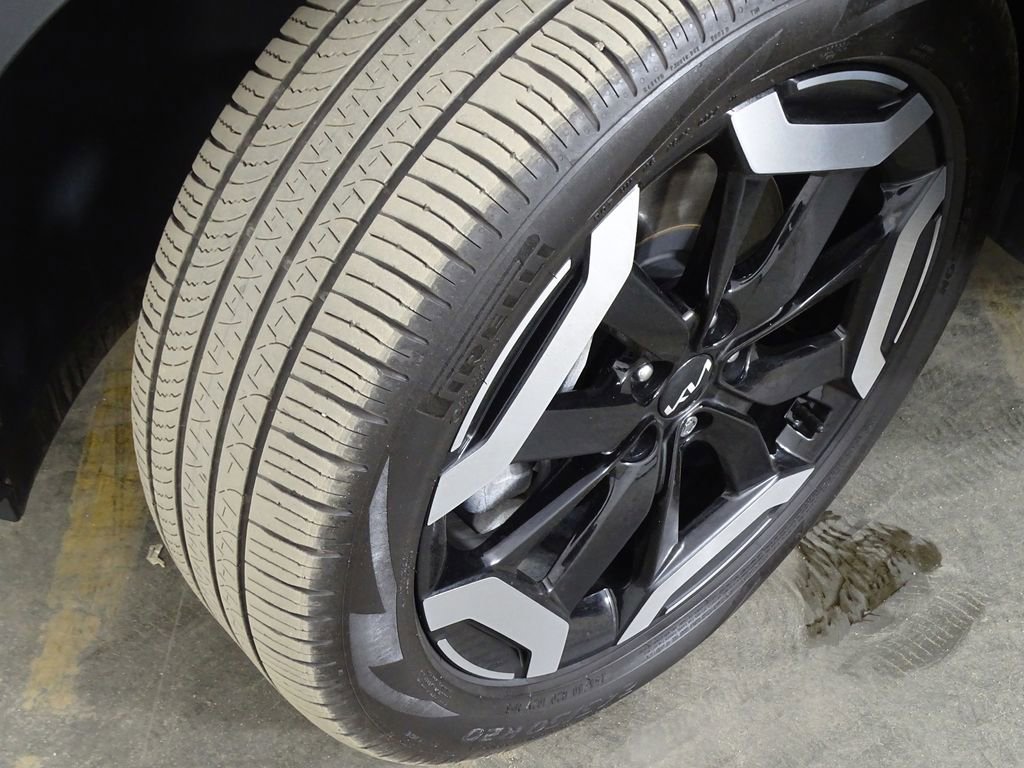 Used 2024 Kia Telluride EX w/ EX Captain's Chair Package image 45