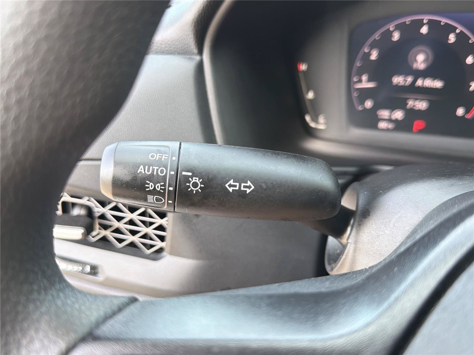 Used 2025 Honda Accord SE image 17