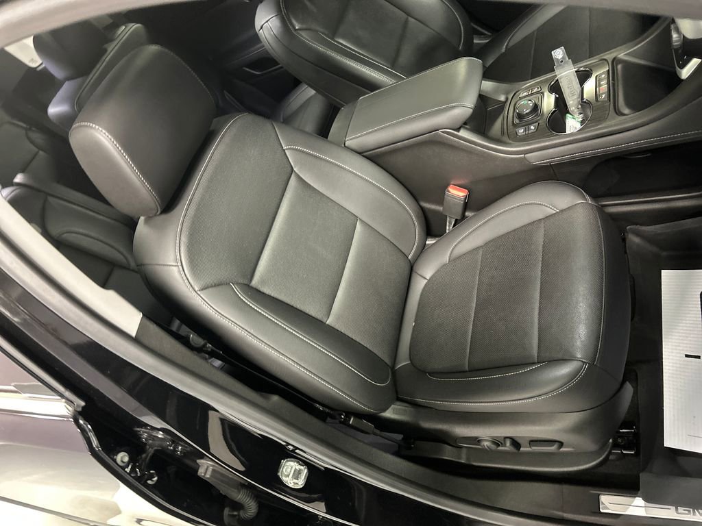 Used 2023 GMC Acadia SLT w/ Technology Package image 26