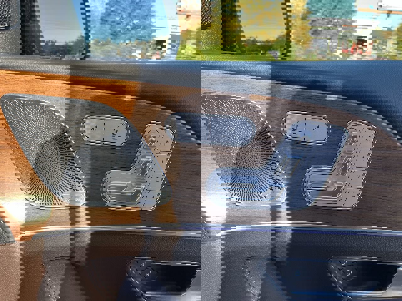 Used 2023 Mercedes-Benz GLS 450 4MATIC image 39