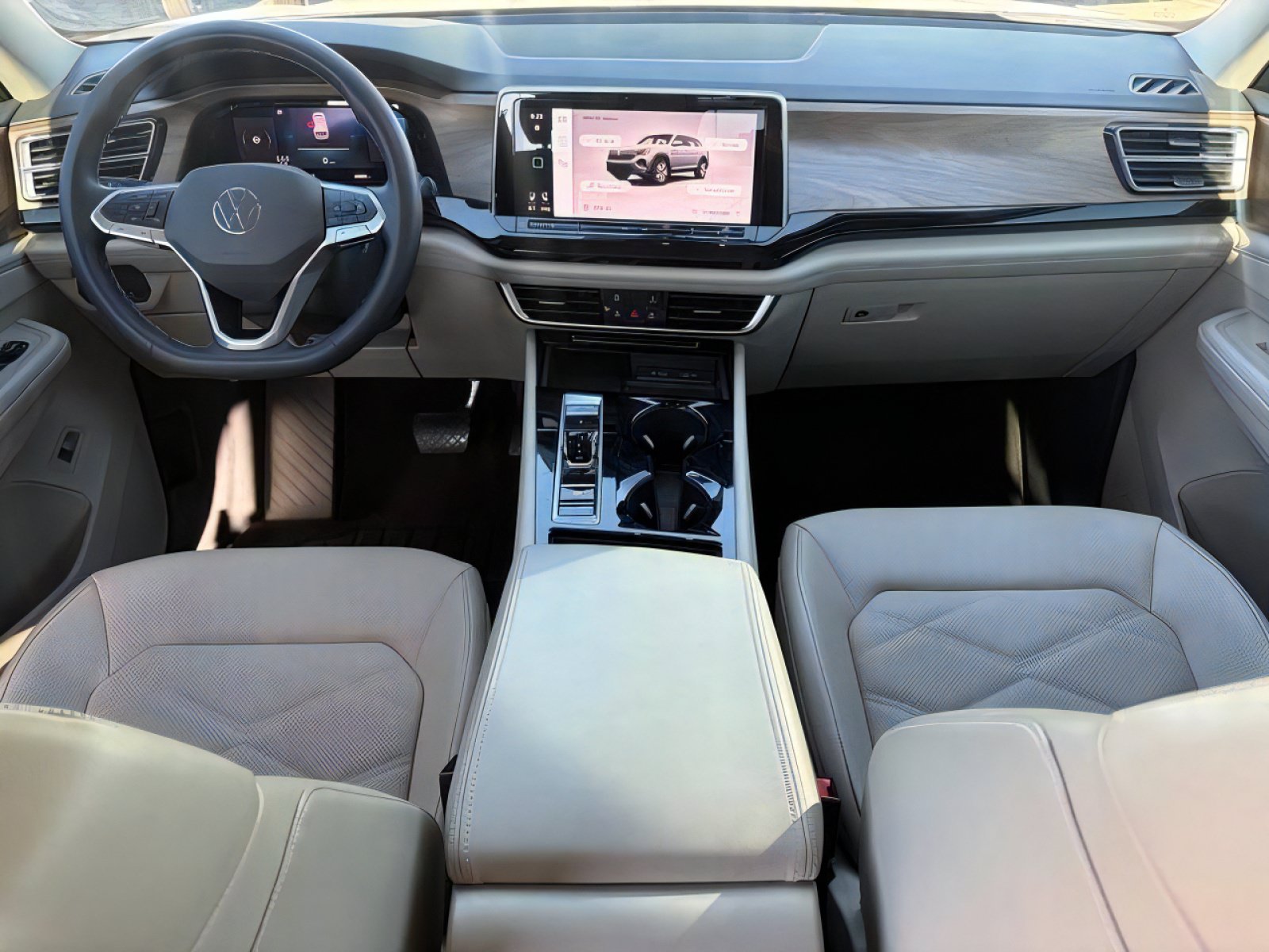 Used 2024 Volkswagen Atlas SE w/ Black Wheel Package FWD image 19