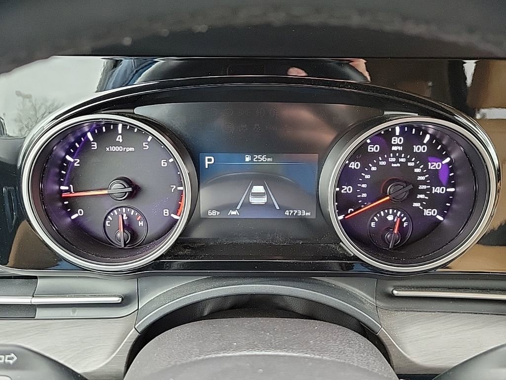 Used 2024 Kia Carnival EX image 32