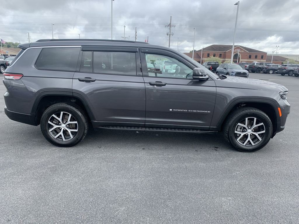 Used 2024 Jeep Grand Cherokee L Limited image 9