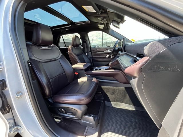 Used 2025 Ford Explorer Platinum AWD/4WD image 38