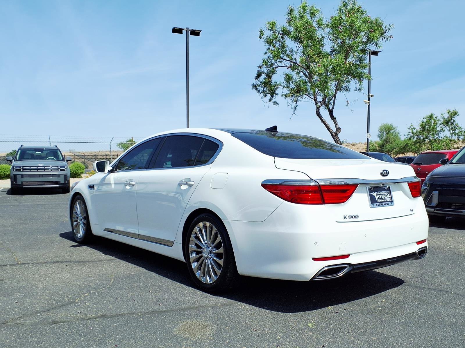 Used 2017 Kia K900 Luxury RWD image 4
