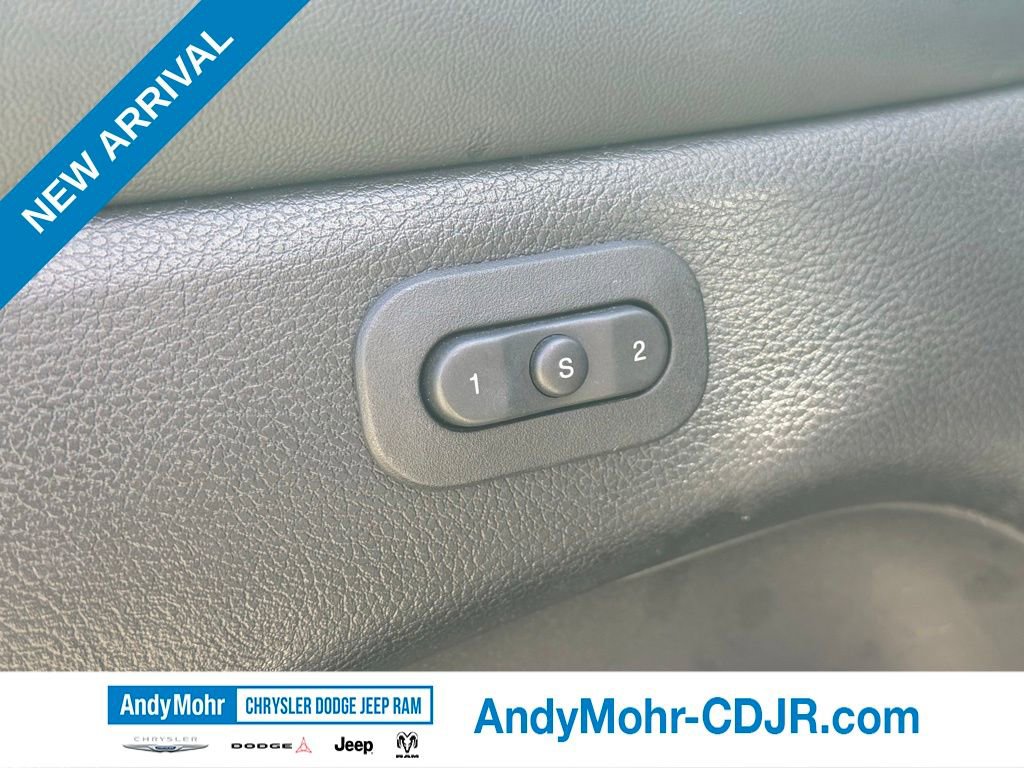 Used 2018 Jeep Grand Cherokee Limited AWD/4WD image 2