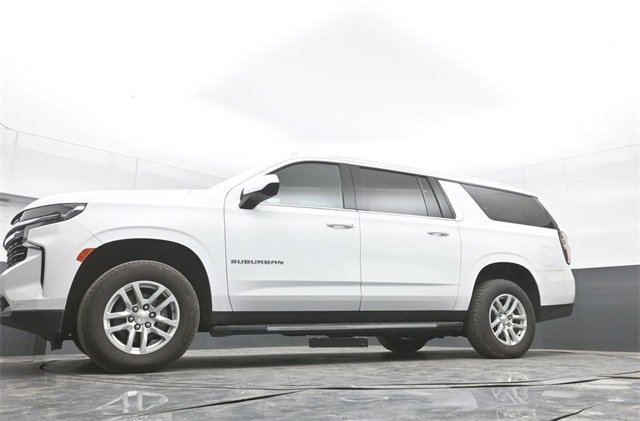 Used 2024 Chevrolet Suburban LT image 47