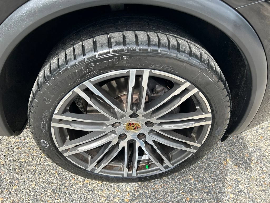 Used 2016 Porsche Cayenne AWD/4WD image 25