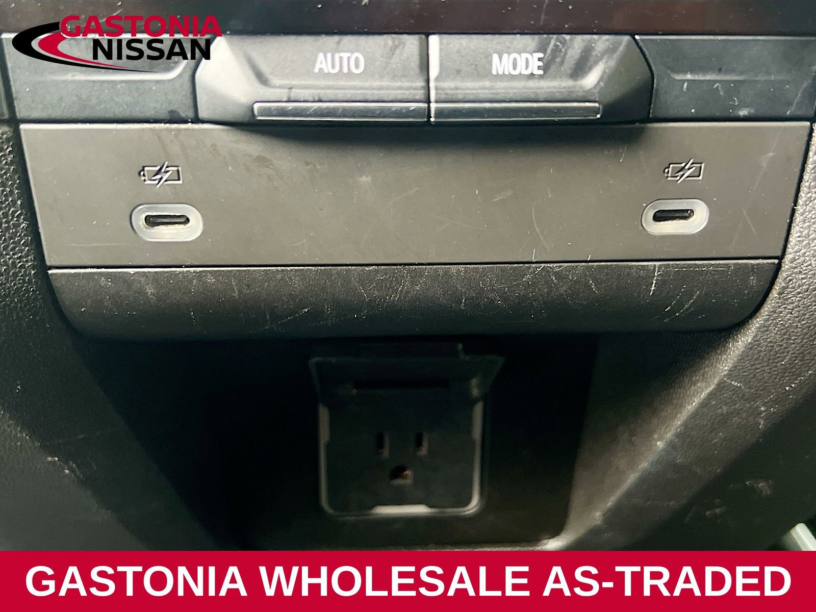 Used 2021 Chevrolet Suburban LT image 26