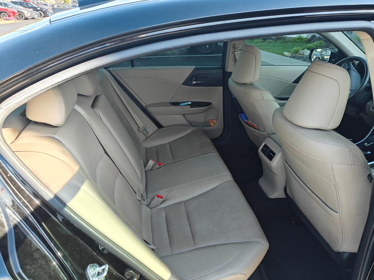 Used 2017 Honda Accord EX-L image 5