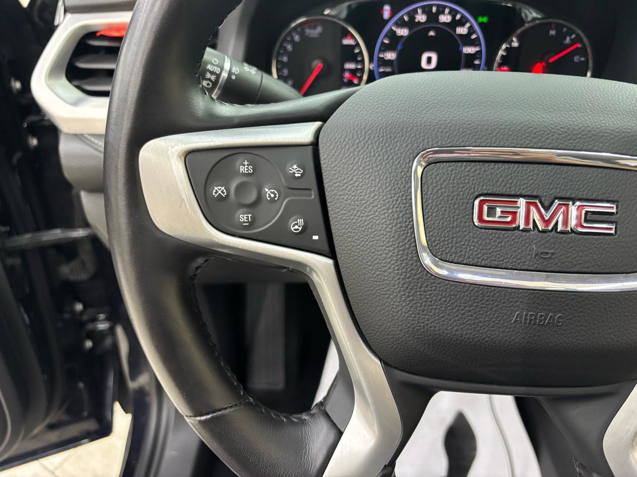 Used 2021 GMC Acadia SLT w/ Elevation Edition FWD image 40