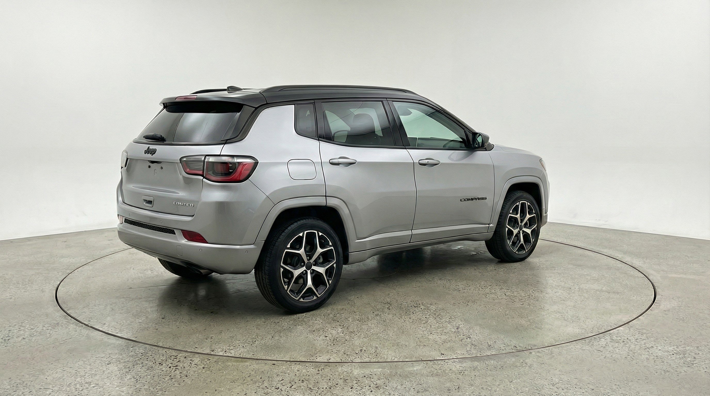 Used 2025 Jeep Compass Limited image 9