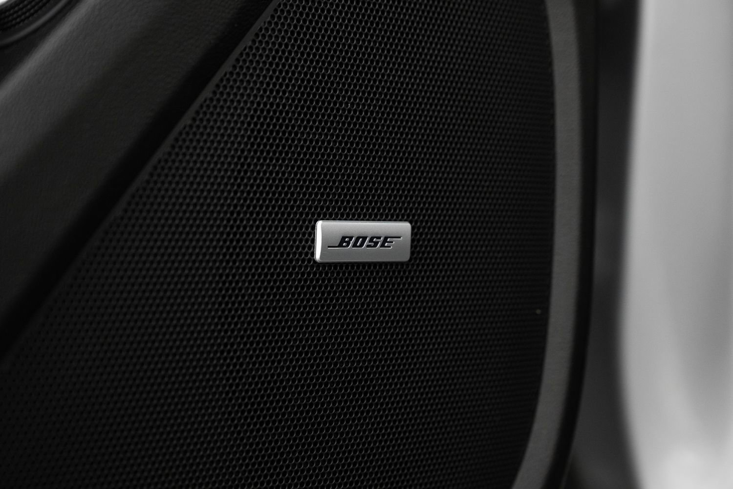 Used 2020 Chevrolet Traverse Premier w/ Redline Edition image 17