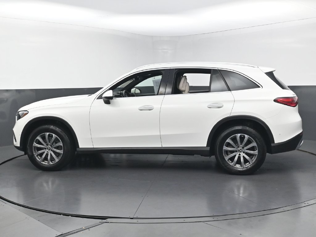 Used 2025 Mercedes-Benz GLC 300 4MATIC image 8