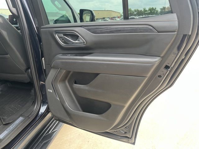 Used 2023 GMC Yukon SLT RWD image 16