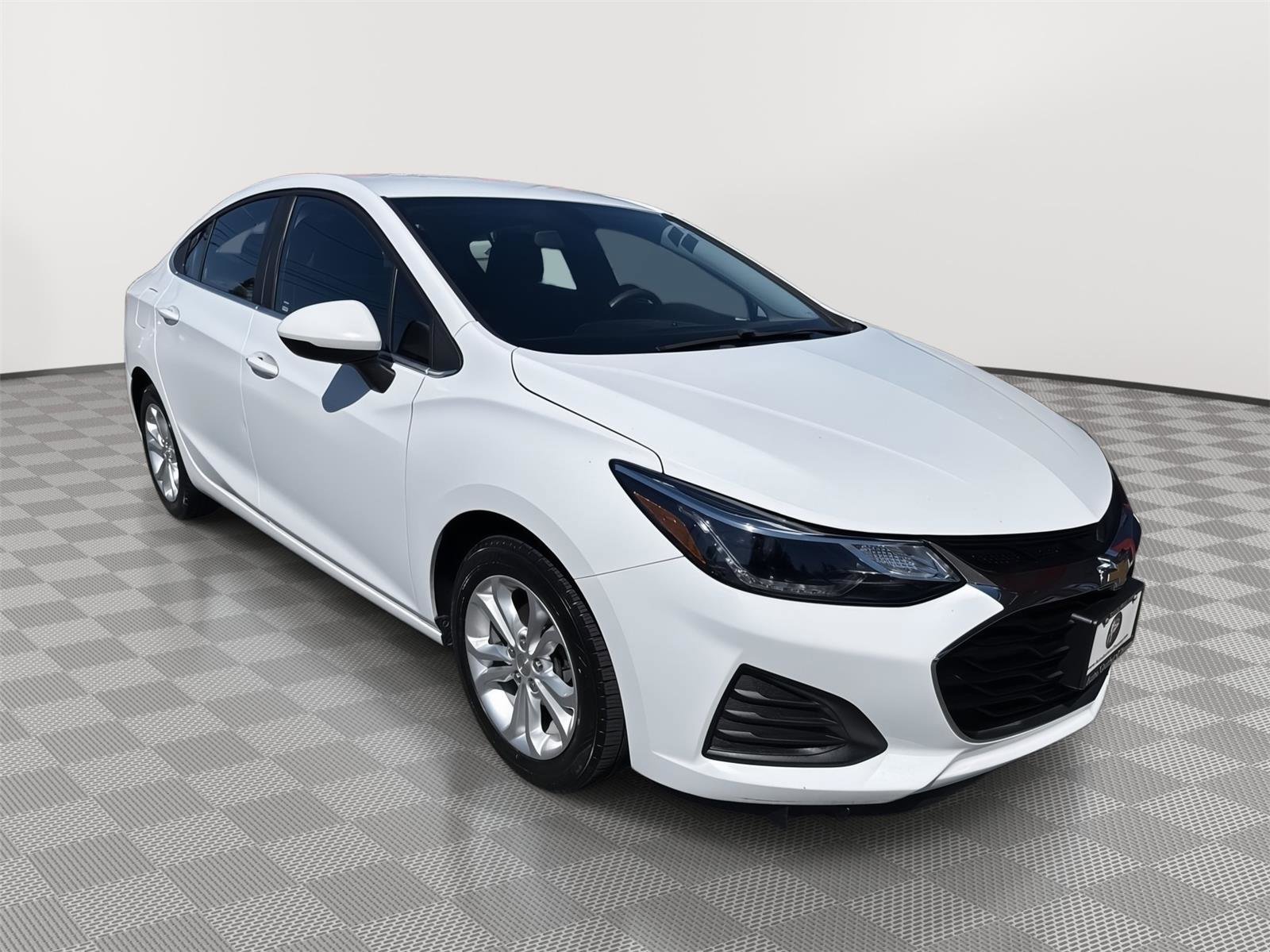 Used 2019 Chevrolet Cruze LT w/ Convenience Package image 4