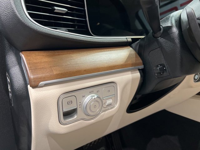 Used 2022 Mercedes-Benz GLE 350 4MATIC w/ Premium Package image 21