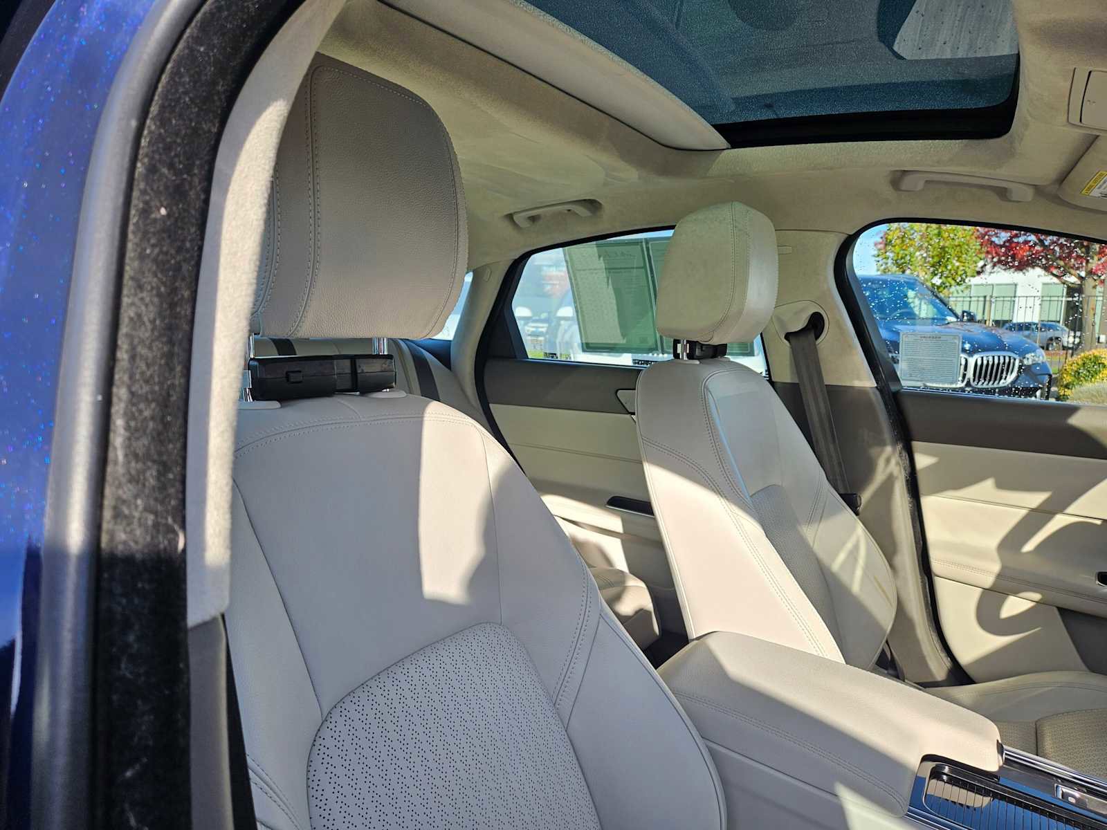 Used 2019 Jaguar XF Prestige image 26