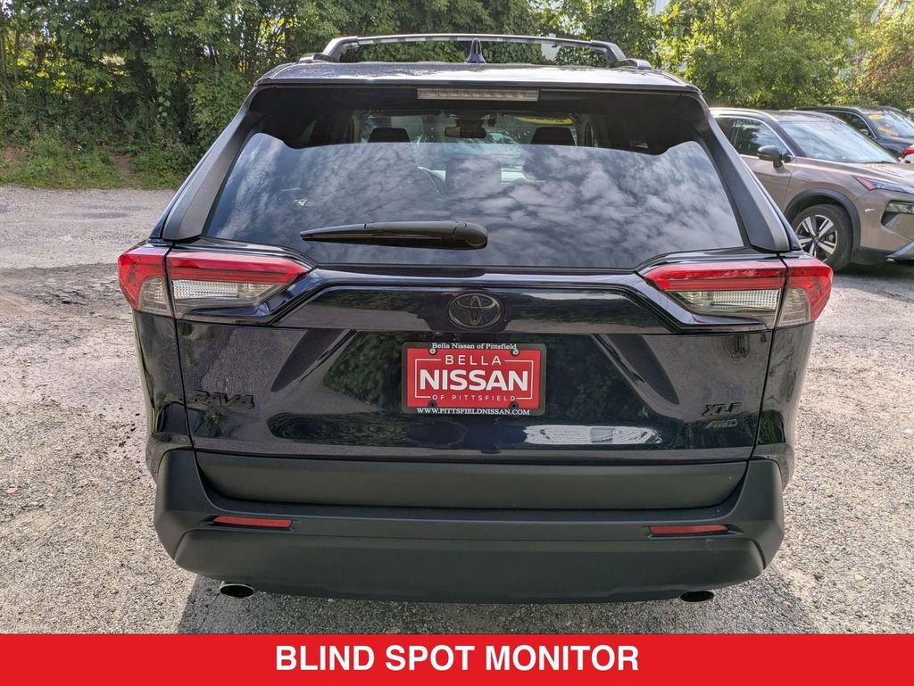 Used 2022 Toyota RAV4 XLE Premium image 6