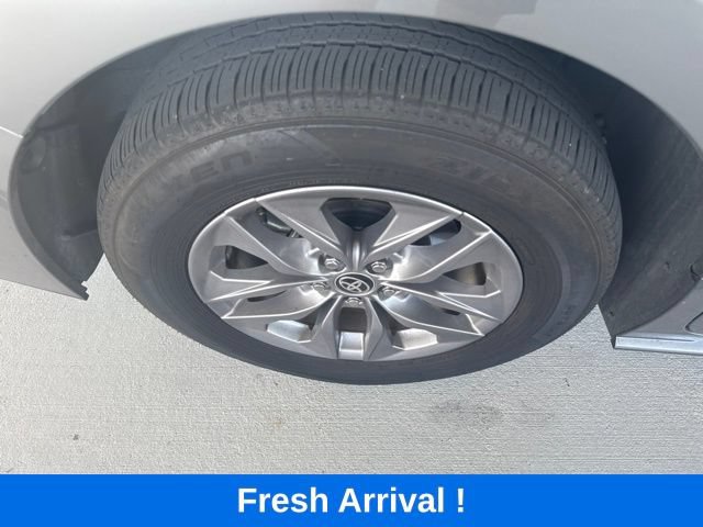 Used 2026 Toyota Sienna XLE FWD image 23