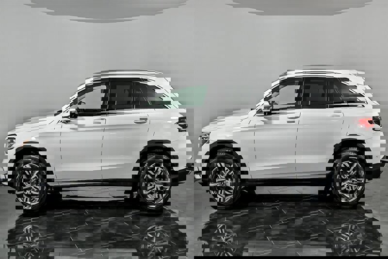 Used 2022 Mercedes-Benz GLC 300 4MATIC image 7