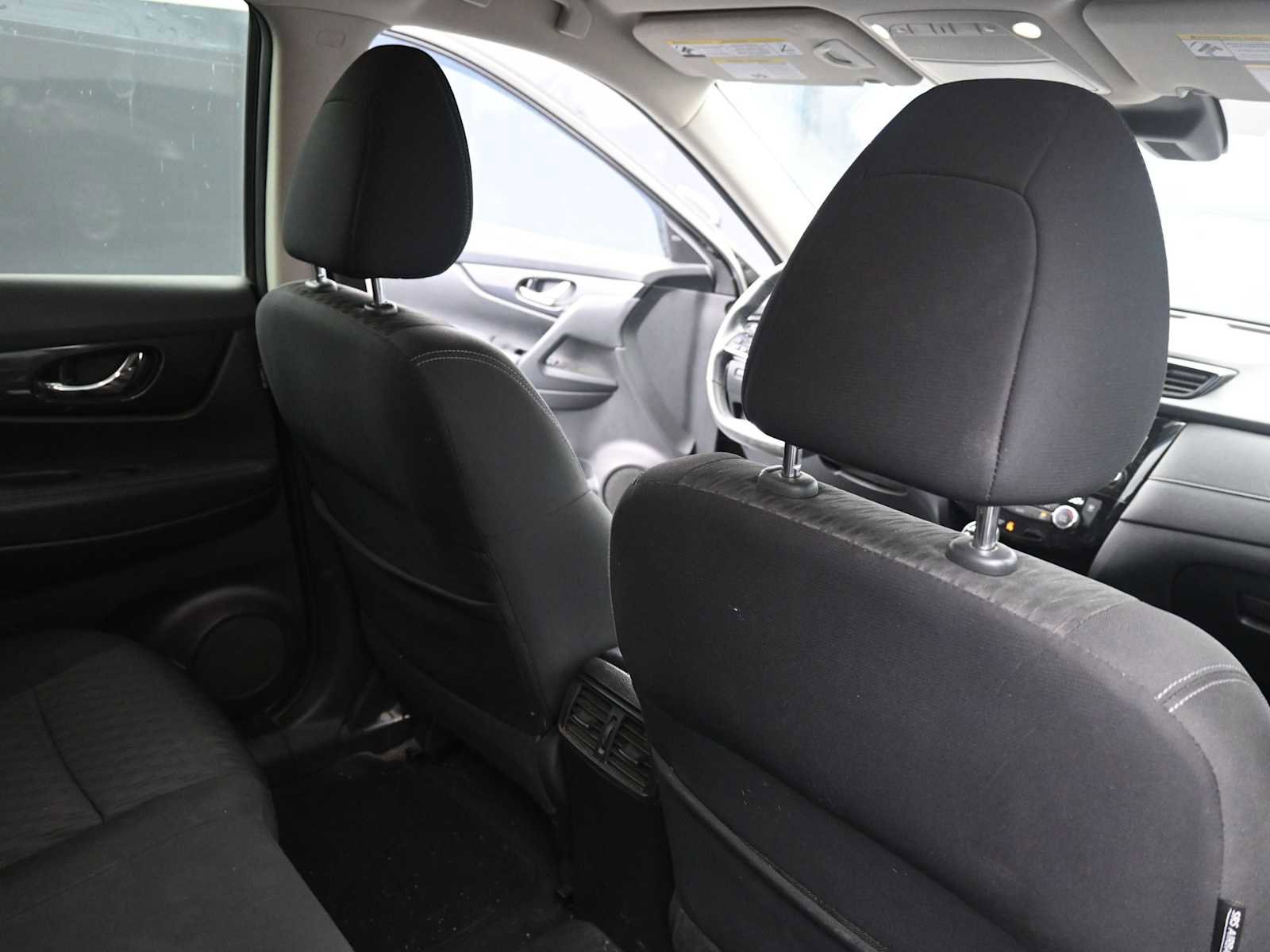 Used 2020 Nissan Rogue SV image 19