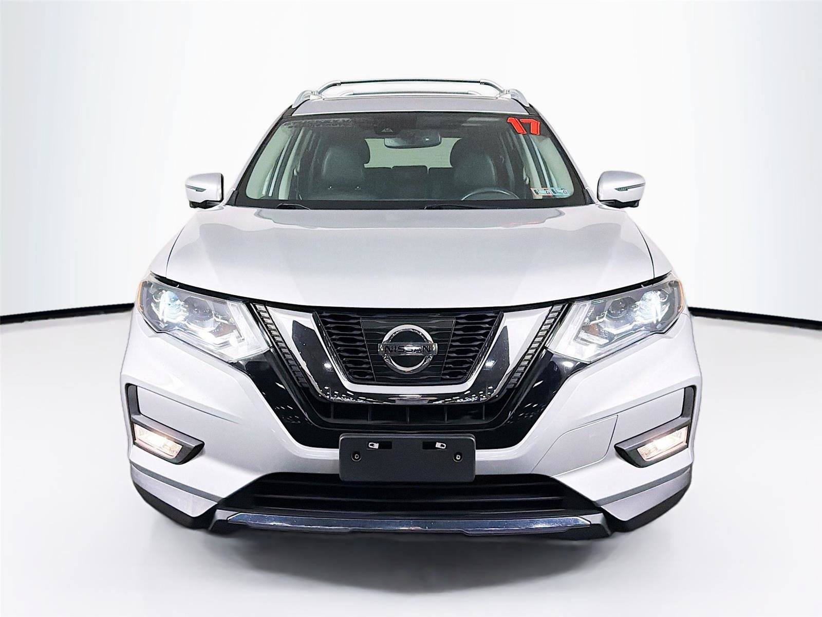 Used 2017 Nissan Rogue SL w/ SL Premium Package AWD/4WD image 6