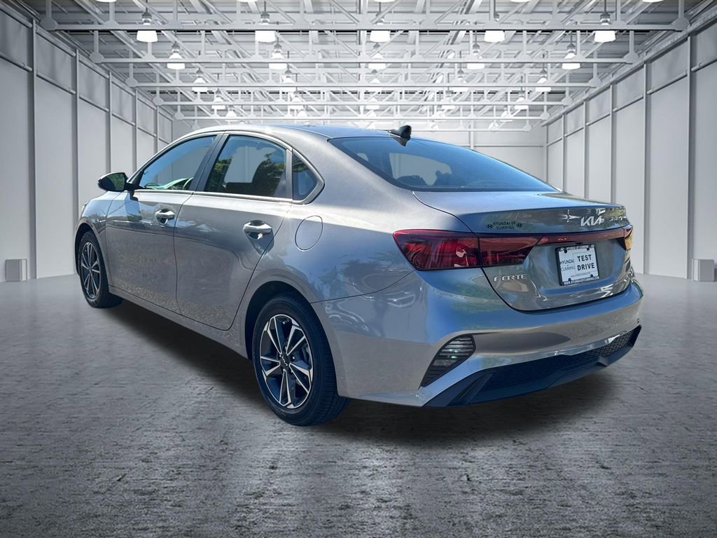 Used 2023 Kia Forte LXS w/ LXS Technology Package FWD image 5